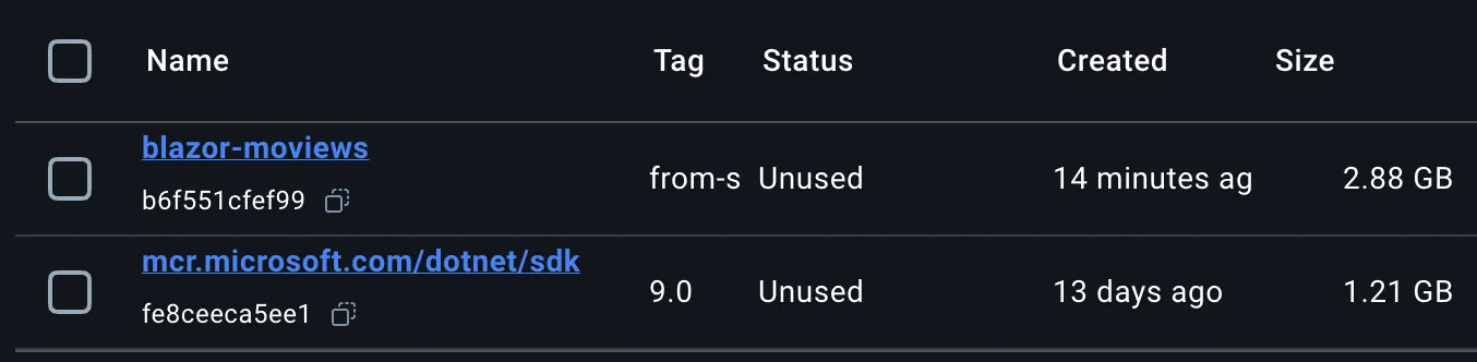 Imageliste in Docker Desktop: blazor-moviews mit 2,88 GB und mcr.microsoft.com/dotnet/sdk.0 mit 1,21 GB